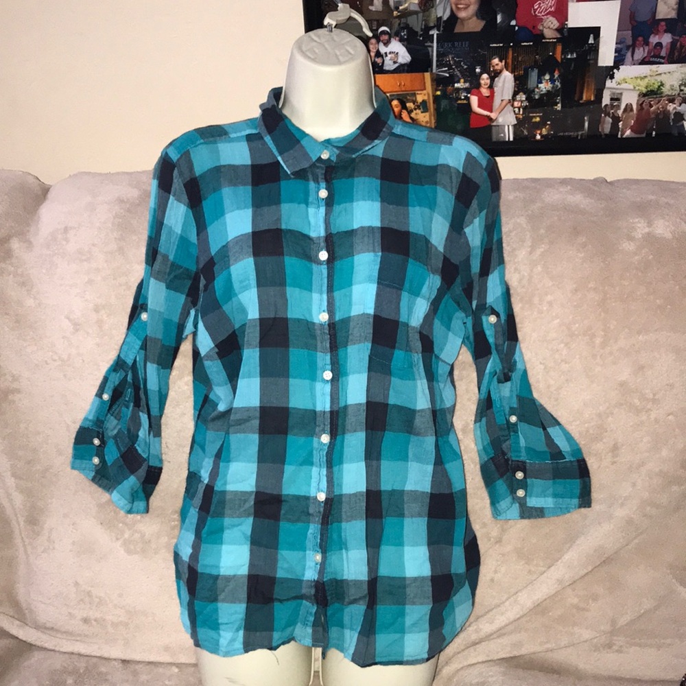 St. John’s bay petite large blue checkered button down 💕